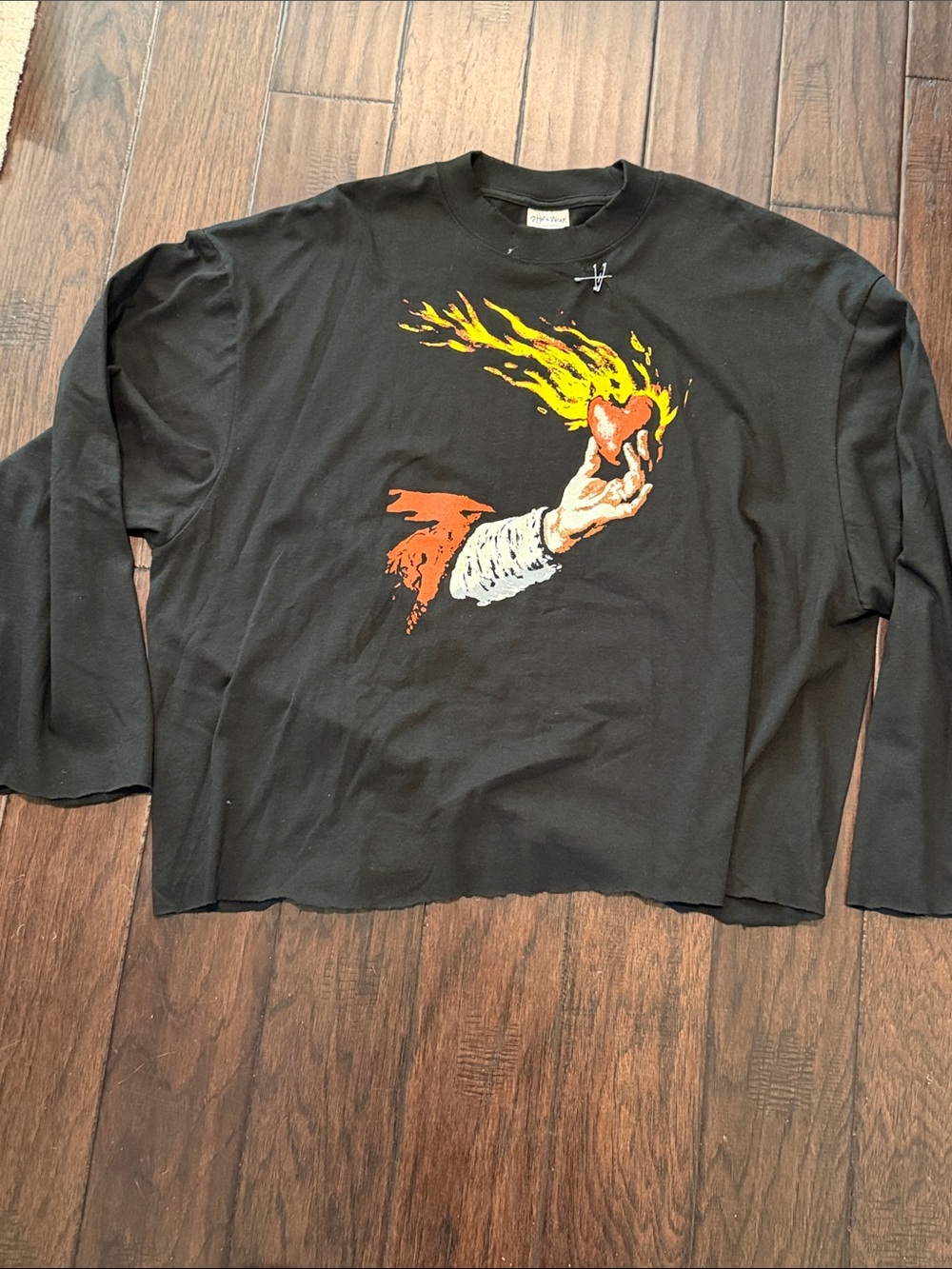 Black Graphic Long Sleeve oversized Tee with Flaming Heart Graphic Mens size XL